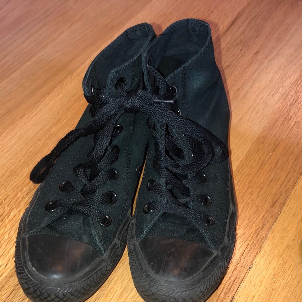 Black converse